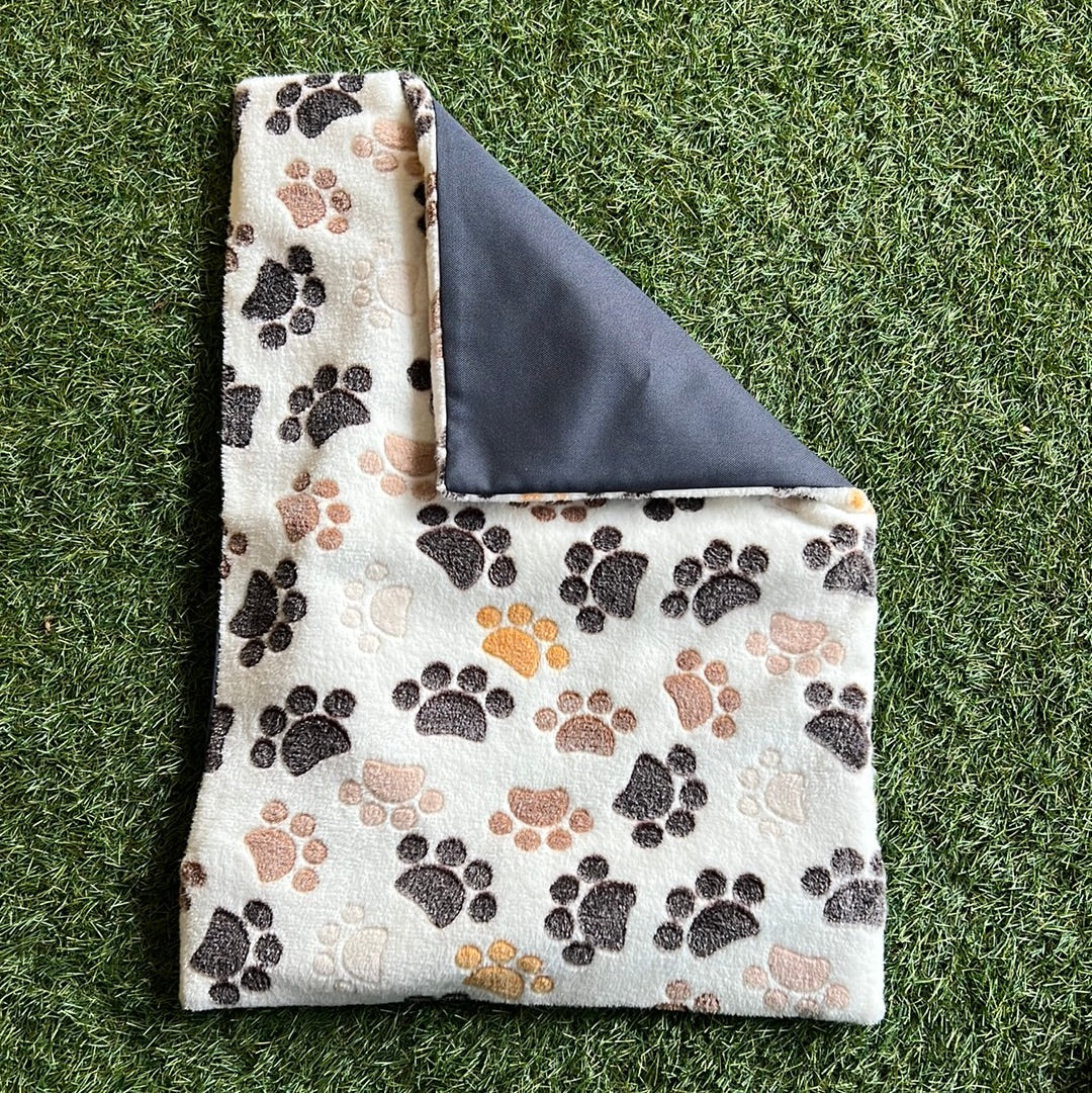 Hundedecke Pfoten - weiß