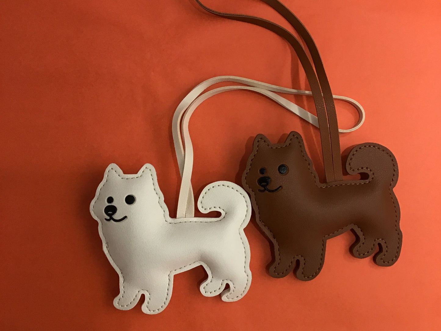 Spitz / Shiba - Leder-Schlüsselanhänger in Hundeform