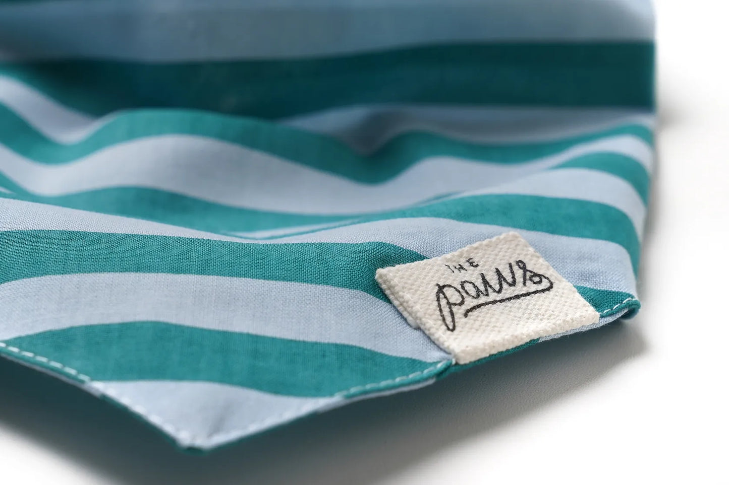 Gili Dog Bandana - the paws