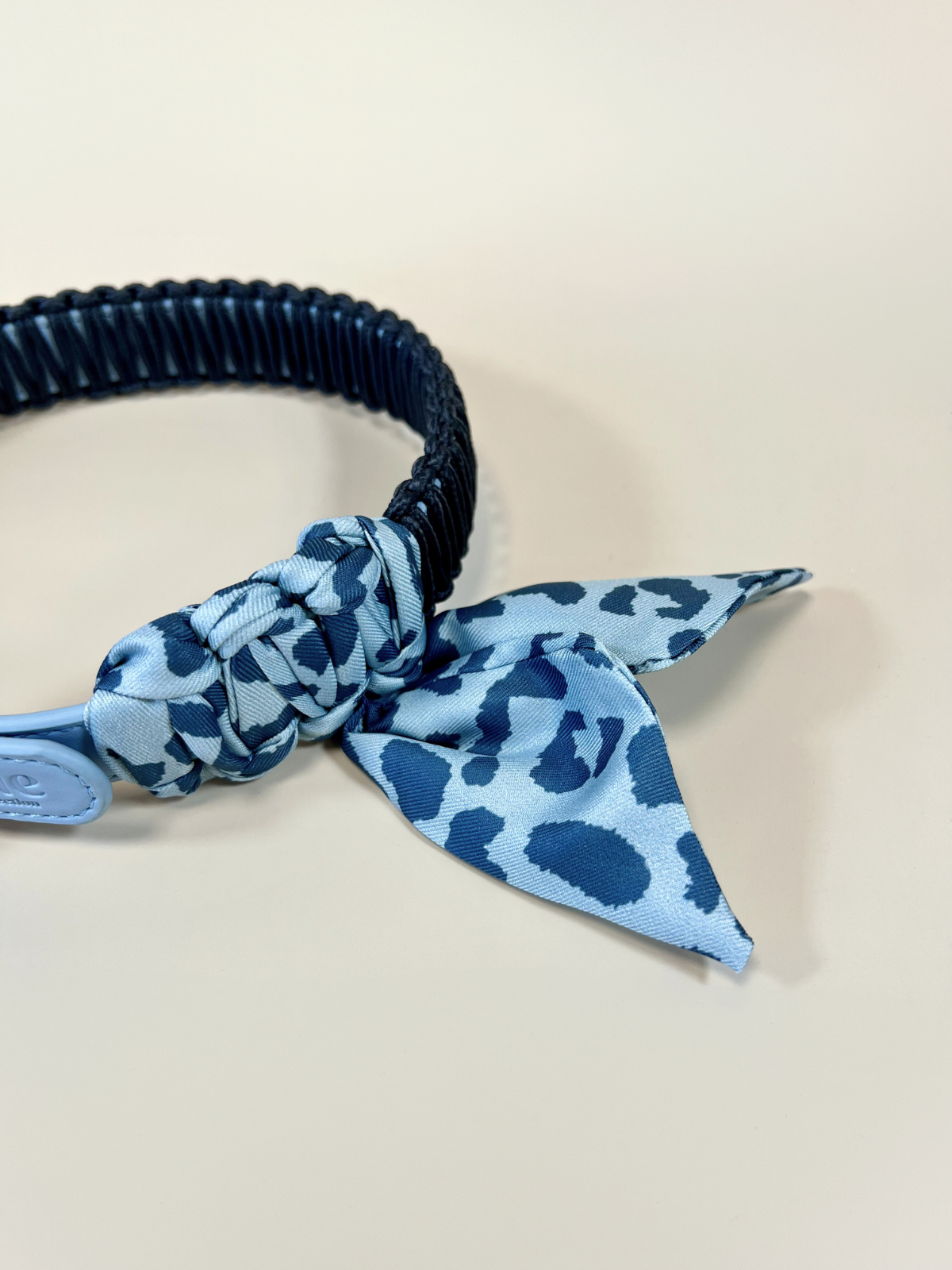 Blue faux leather bandana collar