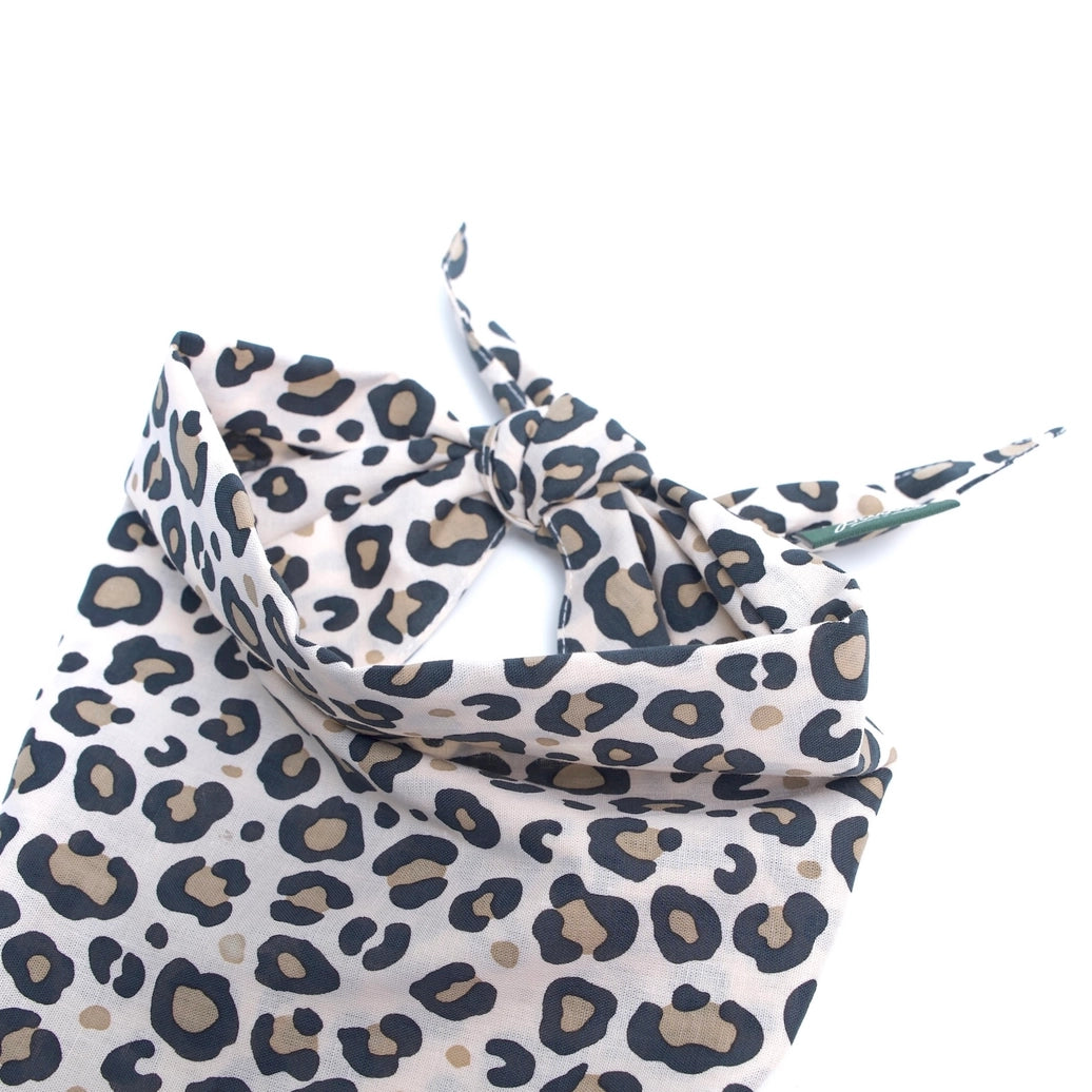 Pounce Dog Bandana mit Leopardenmuster | Hundehalstuch - the paws